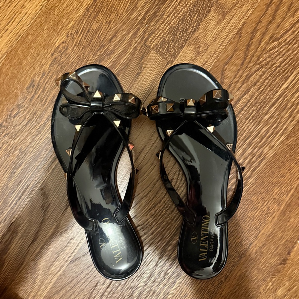 Valentino rockstud rubber flip flop